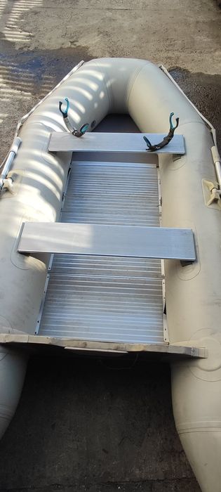 Надуваема лодка с мотор