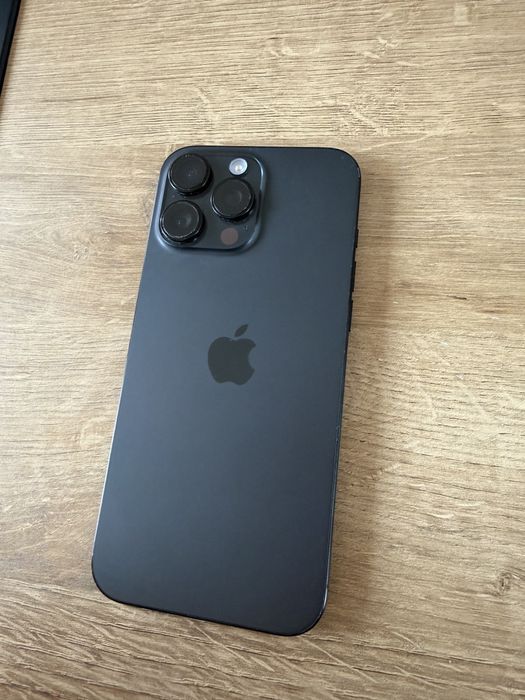 Продавам iphone 16 pro max