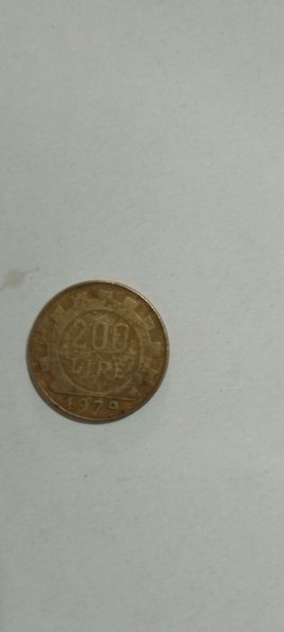 Monedă veche de 200 lire