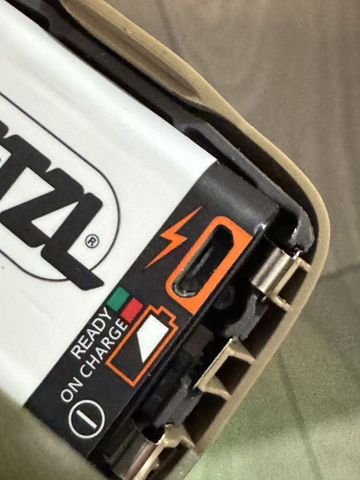 Lanterna tactica Petzl