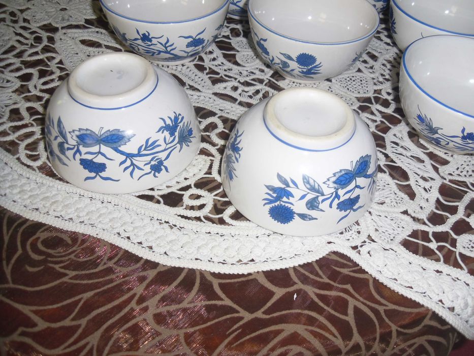 Boluri 7 buc, portelan pictat