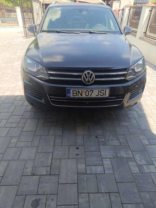 Vând vw Tuareg ...