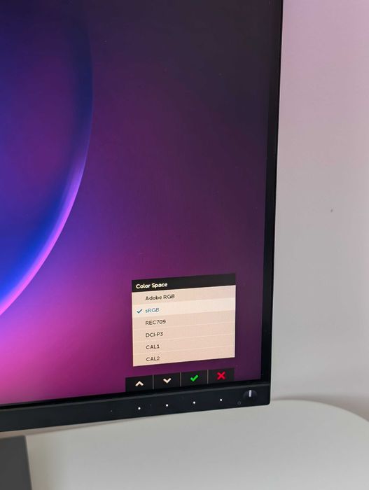 Dell UltraSharp UP2716D 27" QHD PremierColor – Професионален монитор