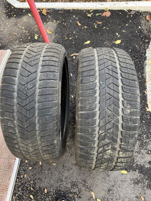 Vând 2 anvelope Pirelli Sottozero 3 245/40 R19
