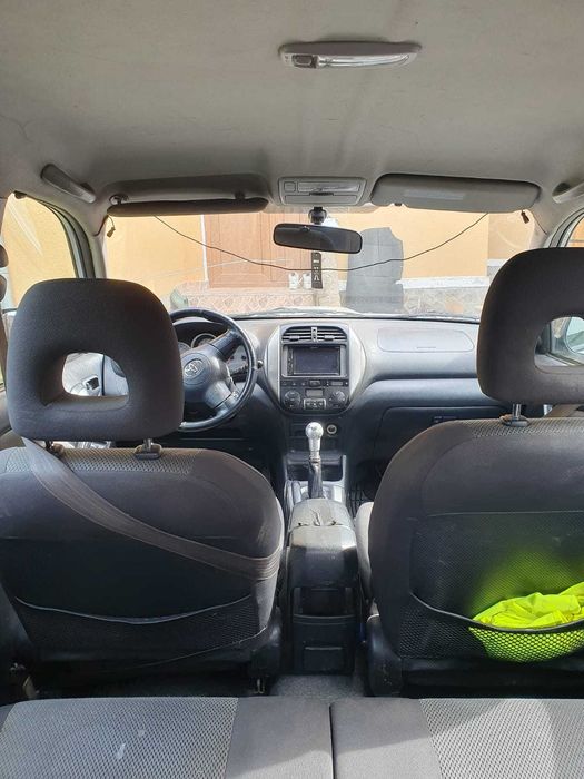 Vand toyota RAV 4 an 2005