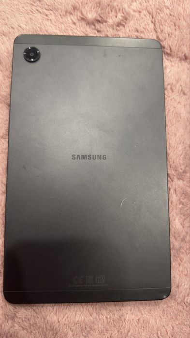 Продам планшет и 2 телефона