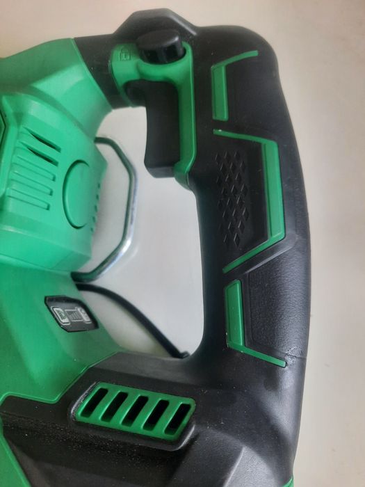 Ferăstrău sabie cu acumulator hikokiHitachi CR36DA fabricatie 2024.