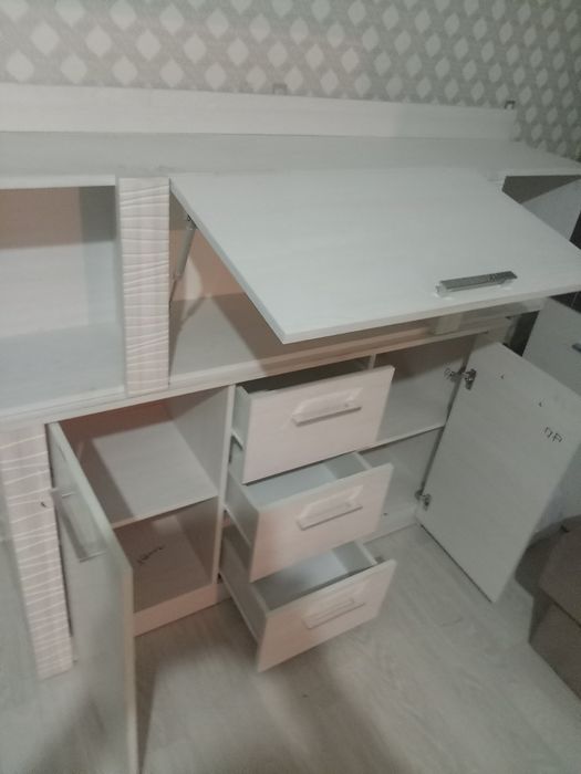 Продам два шкавчика можно отдельно  купить