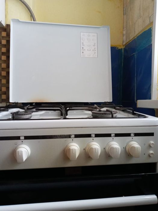 Продам газовую плиту