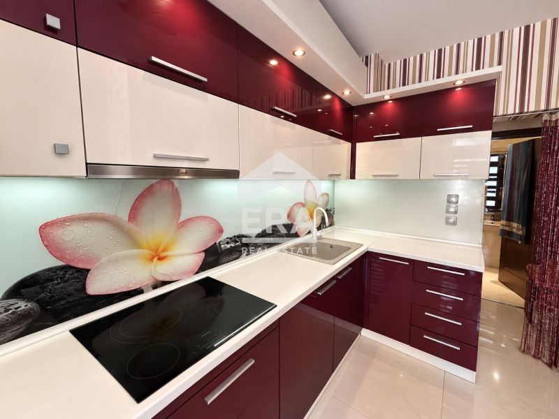 Дава се под наем Двустаен апартамент в Варна, м-т Траката - 52 кв.м за 600 € - Снимка #1