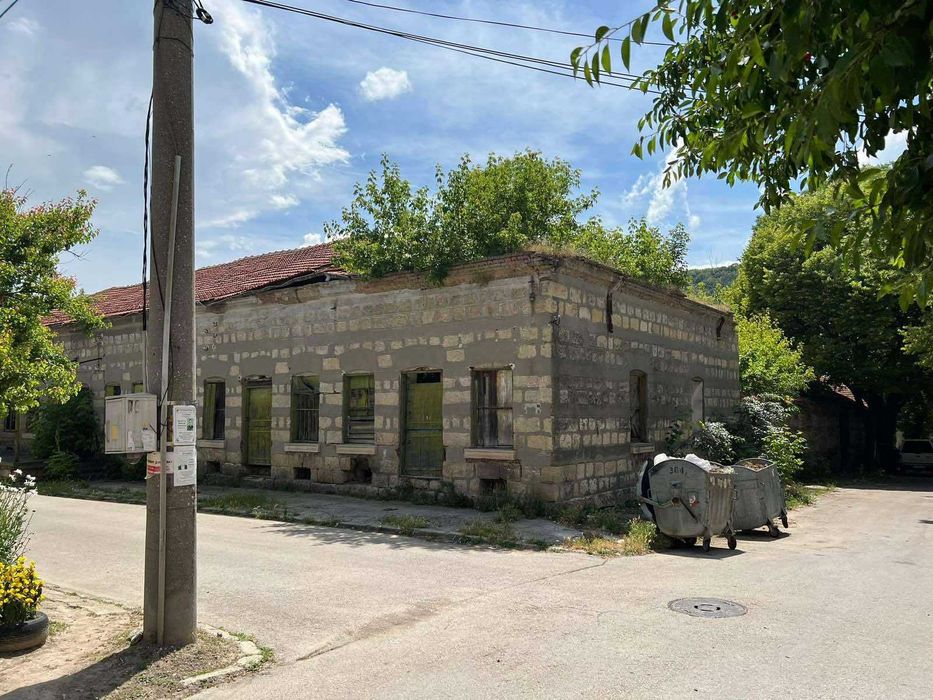 Дава се под наем Склад в Провадия - 3000 кв.м за 1530 € - Снимка #1