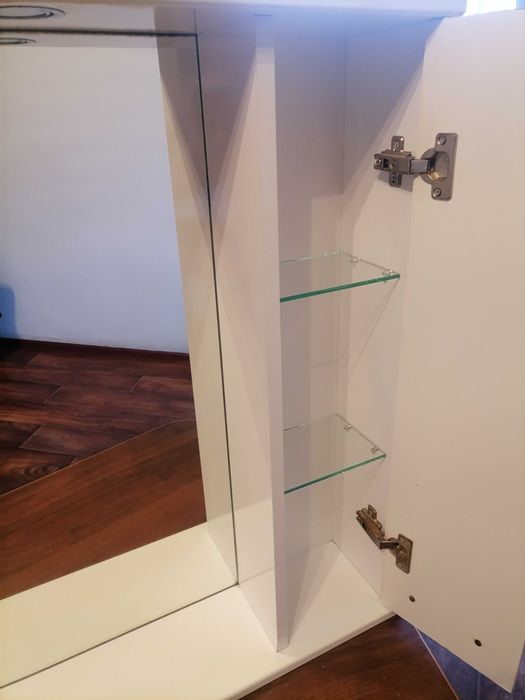 Зеркало-шкаф в ванную