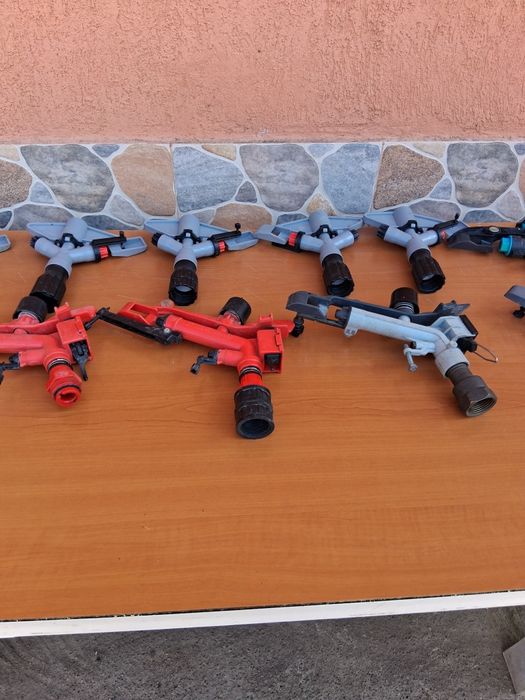 Vând 17 capete de aspersor