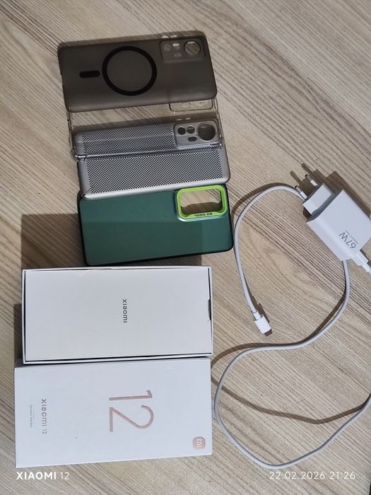 Xiaomi 12 12/256 как новый