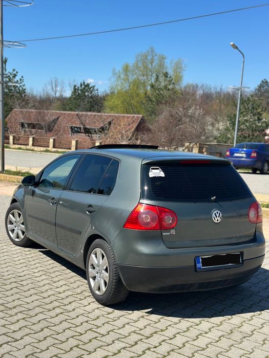 Vând VW Golf 5 1.4 fsi 90CP