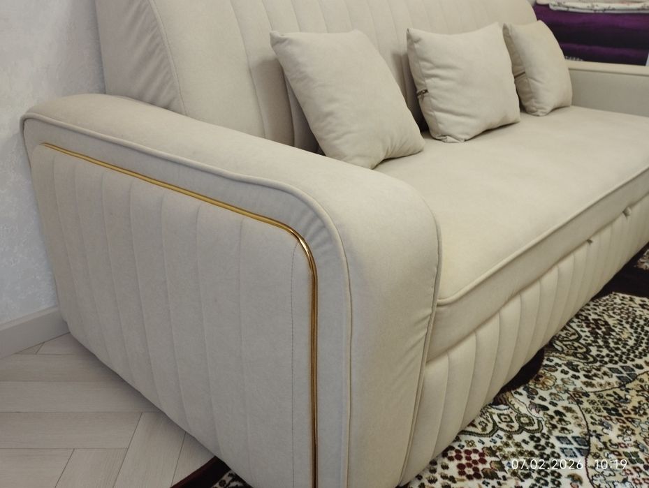 Диван - стильная модель