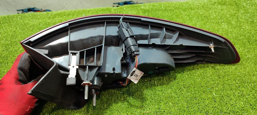 STOP DREAPTA ARIPA FORD MONDEO MK5 2014–2019 / COD OEM DS73-13404-FG / DS7313404FG  (5F2)