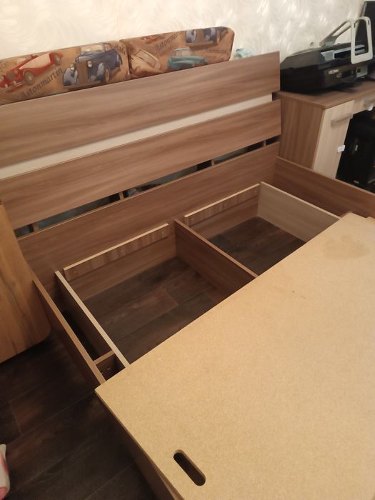 Продам двухспальную кровать