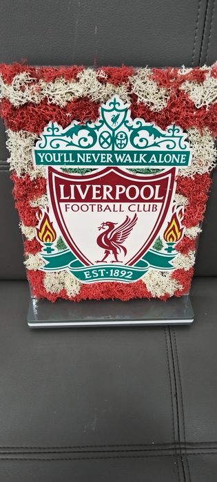 Декорации от жив скандинавски мъх и сапунени рози