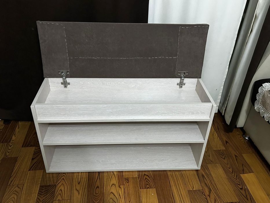 Продам обувницу новую