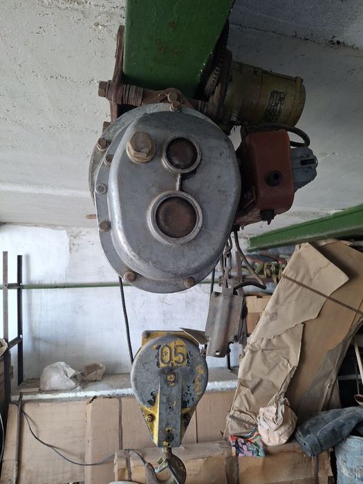 Лебёдка электрическая  советская.