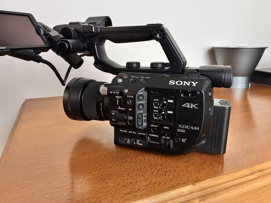 Sony FS5 Cinema Camera / Super 35 / идеално състояние