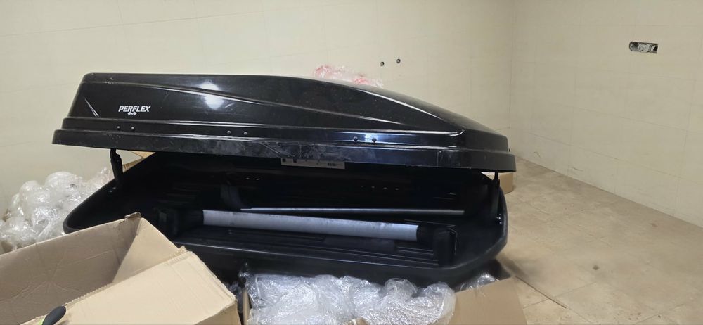 Бокс - багажник за покрив на автомобил