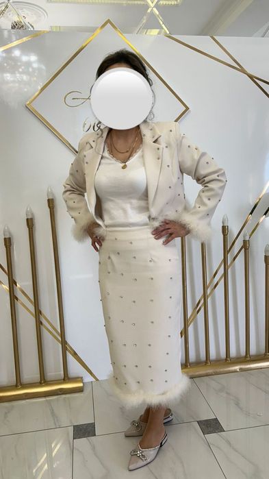 Продам костюм с юбкой