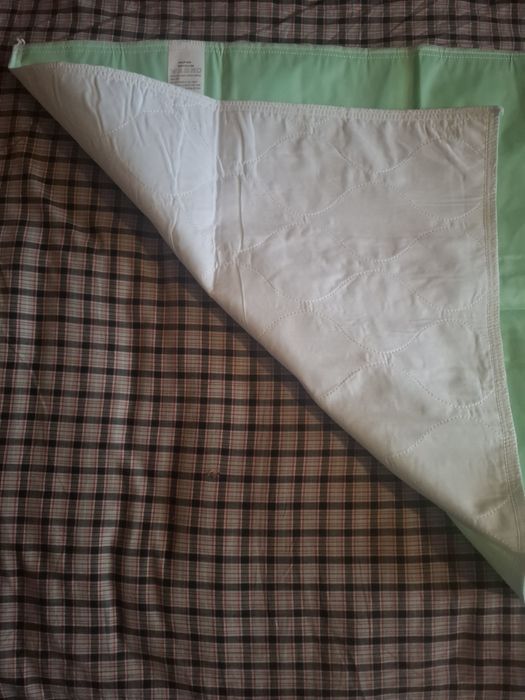 Пеленка многоразовая, непромокаемая, размер 60х90, производство США.