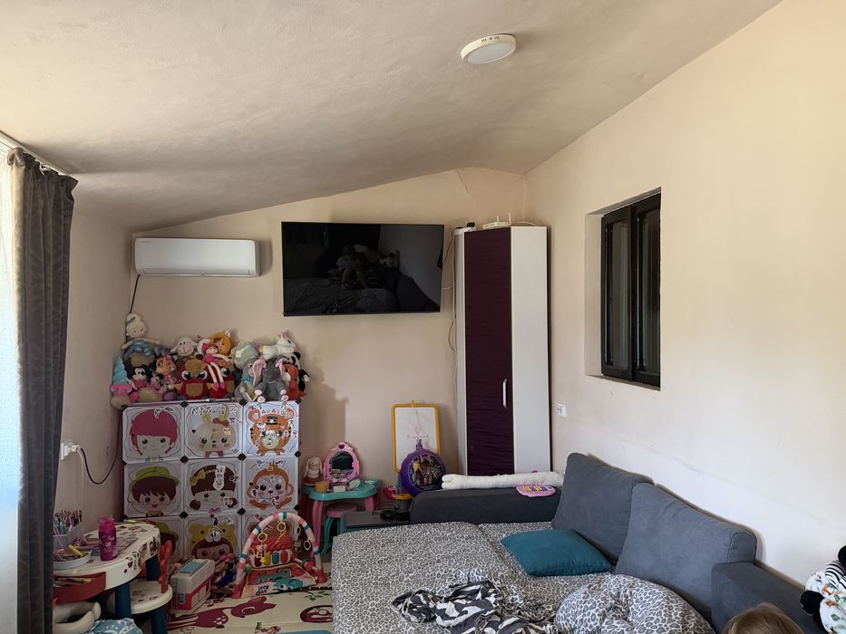 Vand casa cu teren