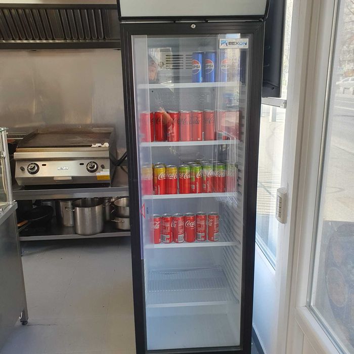 vitrina frigorifica Bexon stare buna, cuptor electric 4 tavi-Spania