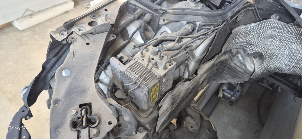 Мерцедес w211 е класа 3.2 на части