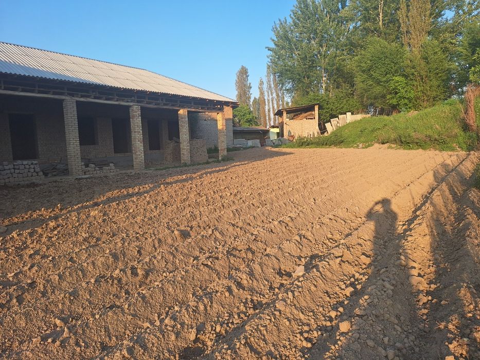 Учаска сотилади . Нурафшон