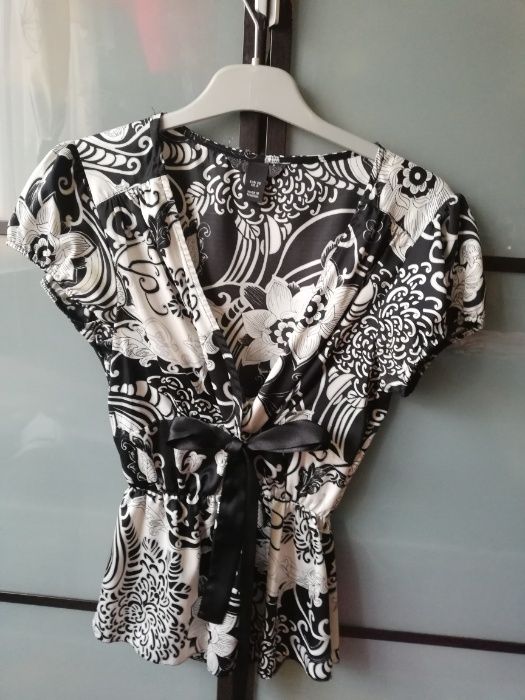 Bluze frumoase, colorate, ca noi