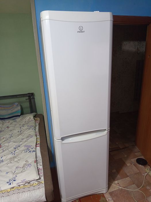 Продам холодильник