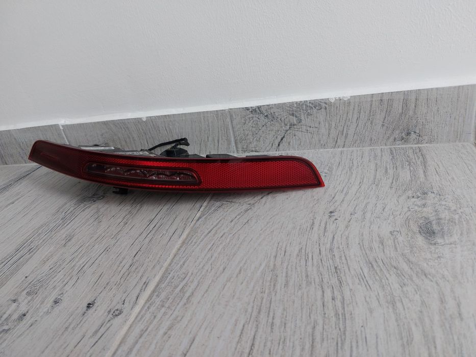 Catadioptru lampa spate reflector dreapta porsche macan original