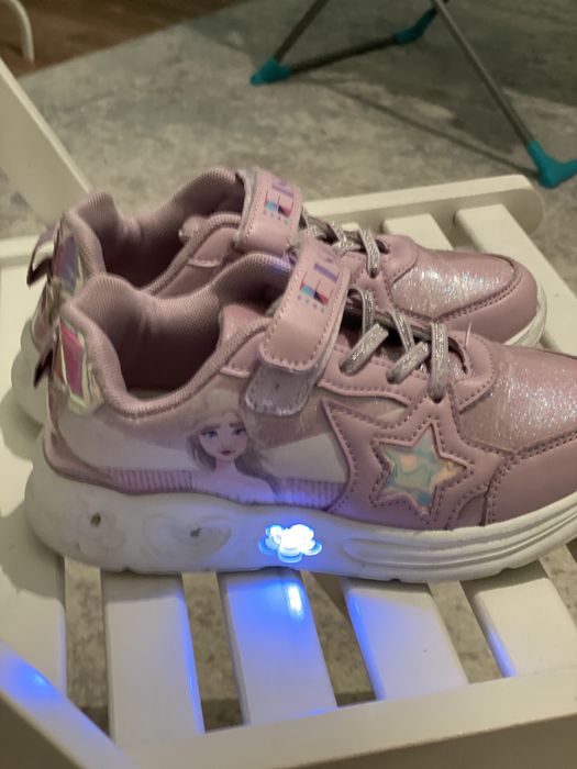 Обувь для девочек кроссовки сандалии ботинки