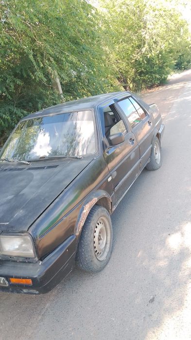 Продамм джетту 1990г