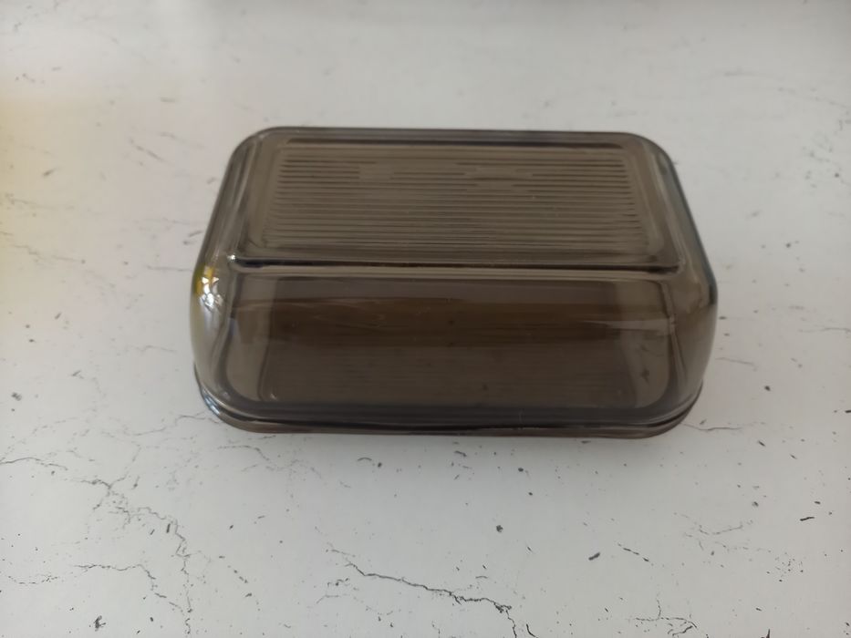 Продам сахарницу и масленку