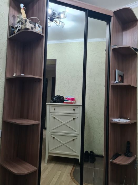 Продам угловой шкаф купе