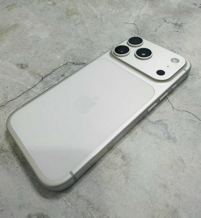 Apple iPhone 17 pro 256 Gb (Актобе 421) лот 122|4321