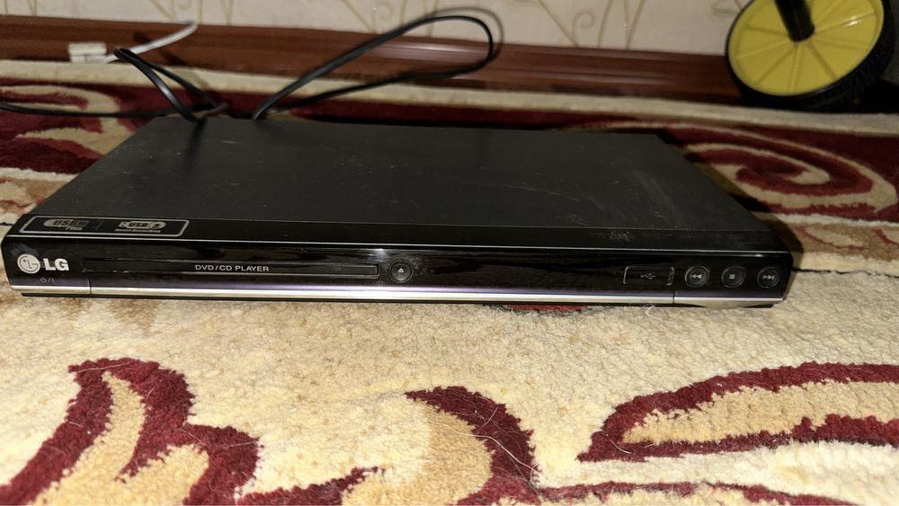 Продам DVD-плеер