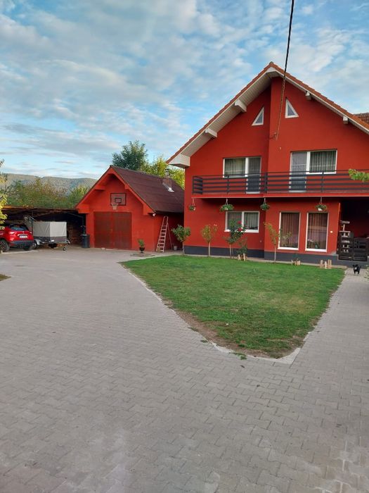 Vând casa deosebita la preț de apartament