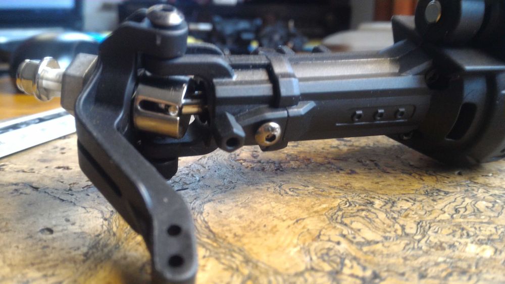 automodel cutie 2 viteze, punte fata, punte spate, scara 1/10 de la