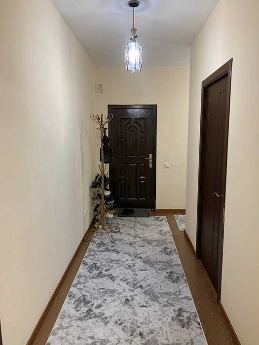 Yangi chosh-Teppa 2 xona 60m2 mebel texnikasi bilan.