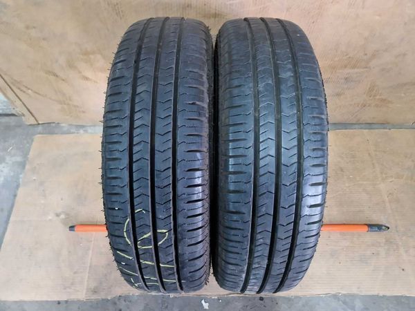 2 Nexen R16С 205/75/ 
летни бусови гуми 
DOT4417