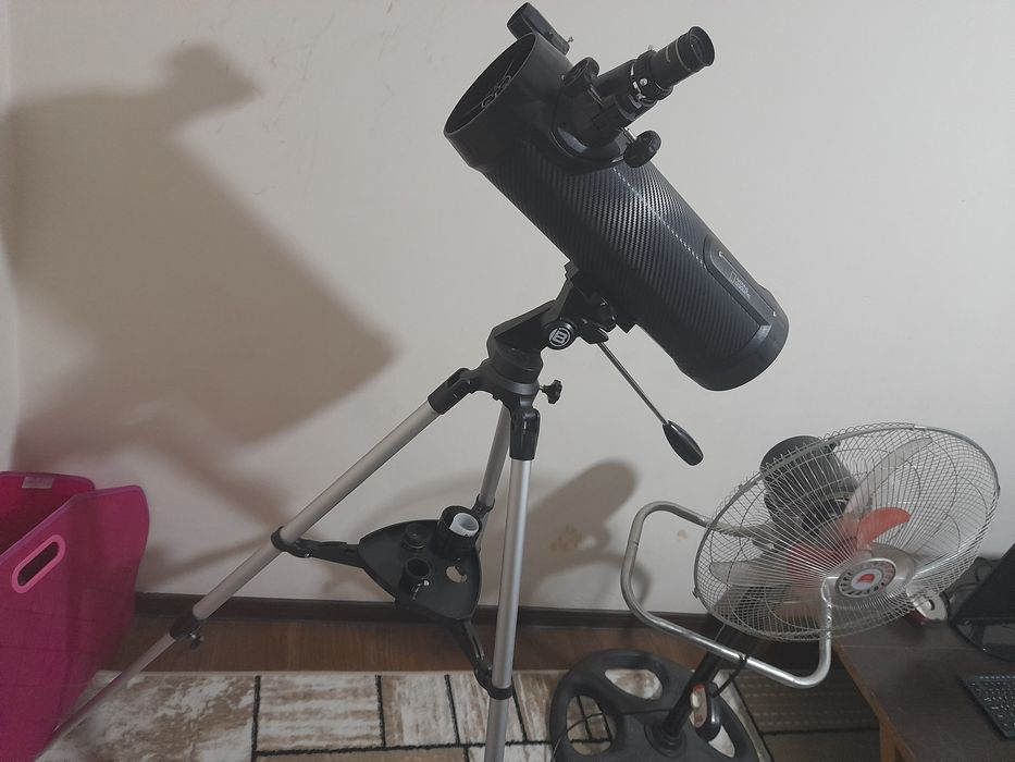 Teleskop oyni ko'rsatadi