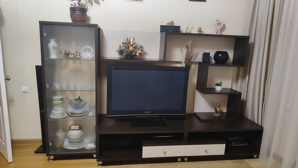 Продам мебельную горку.