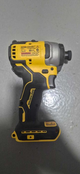 Шуруповёрт Ударный DCF809 Dewalt