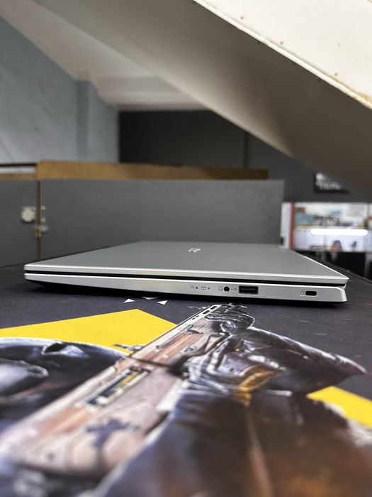 Офисный ноутбук Acer
